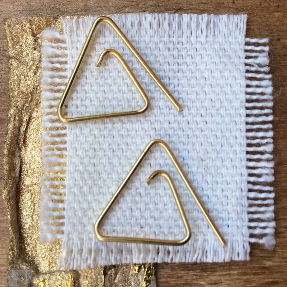 New Stylish tiny handcrafted Earrings Gold Finish - Picture 8 of 8